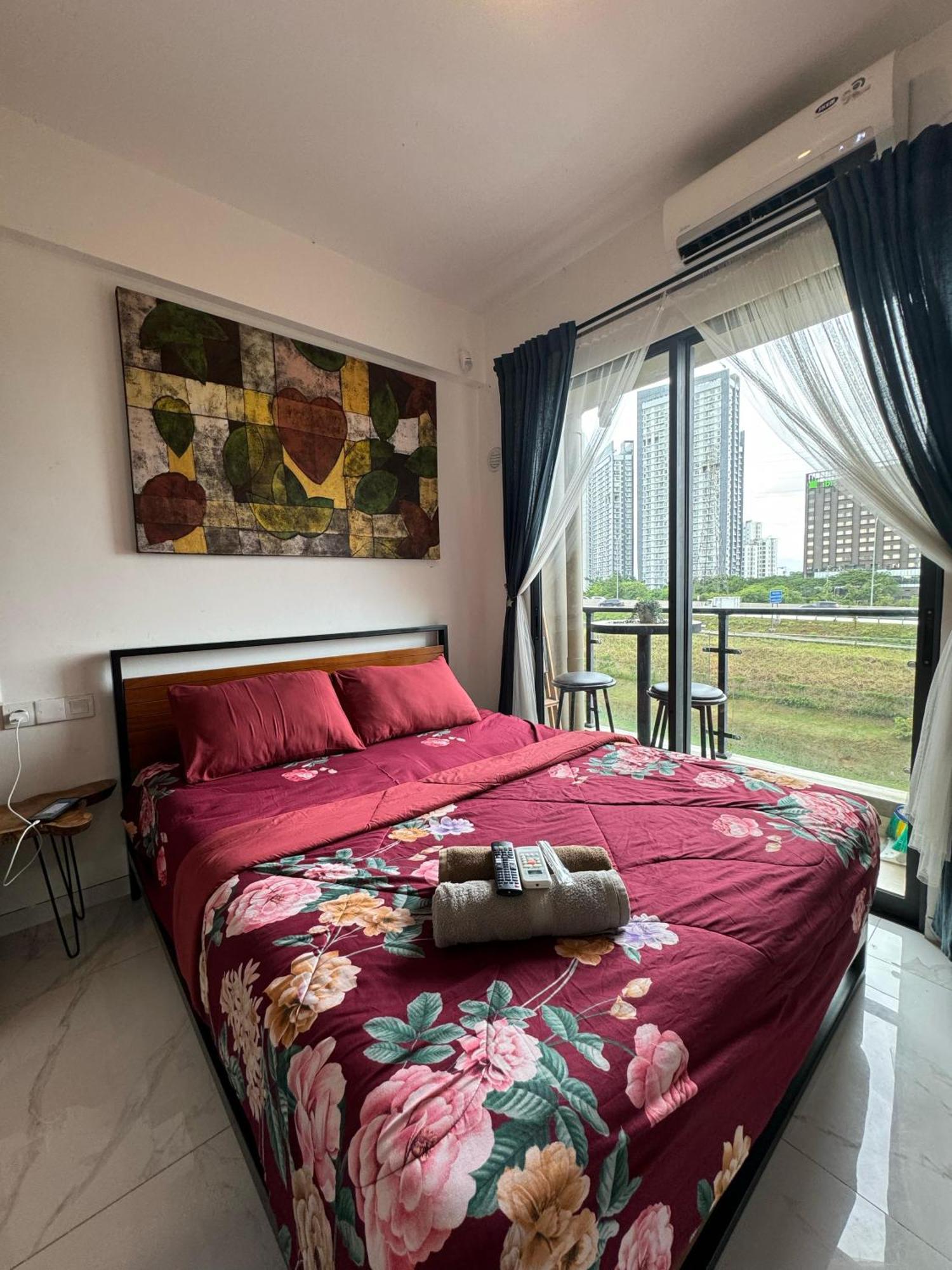 Stay N Cozy Apartemen Sky House Bsd By Sm Room Samporo Exterior photo